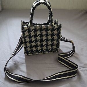 Black and White Houndstooth Women's Bag